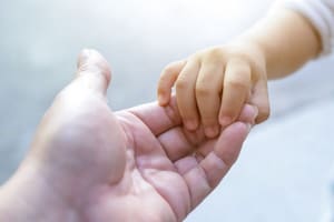 Cuándo cobro la AUH en diciembre si mi DNI termina en 9