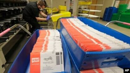 La fecha límite para devolver las boletas en ambos estados es a las 8 p.m. del día de los comicios, coincidiendo con el cierre de las urnas en los estados que no utilizan el voto por correo