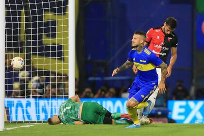 La felicidad de Benedetto, tras anotar el gol ante Colón, en su regreso oficial a Boca tras 987 días