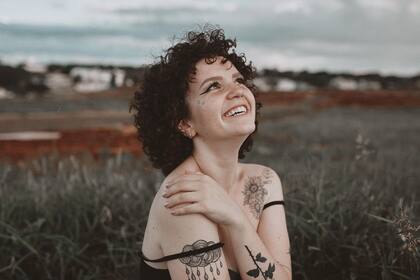 La felicidad se da en el cuerpo cuando se aumentan los niveles de endorfina, serotonina, dopamina y oxitocina