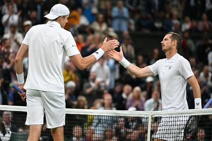 La felicitación de Andy Murray para John Isner, que lo dejó fuera de carrera con 36 aces