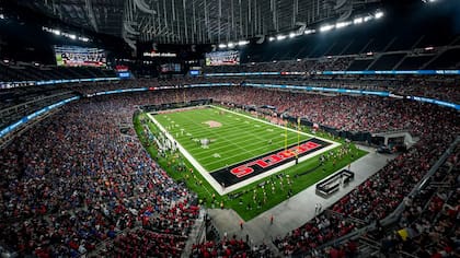 La feria busca reforzar el equipo de trabajo del estadio para los partidos de los Raiders y otros eventos programados