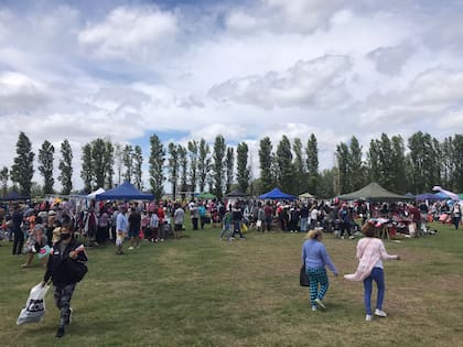 La feria entre vecinos de Virreyes Rugby Club tiene un promedio de 150 feriantes estables, y se realiza los domingos cada dos semanas