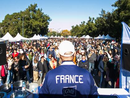La Feria Francesa, organizada por Lucullus suma un horario extendido hasta las 22 para acompañar la Noche de los Museos