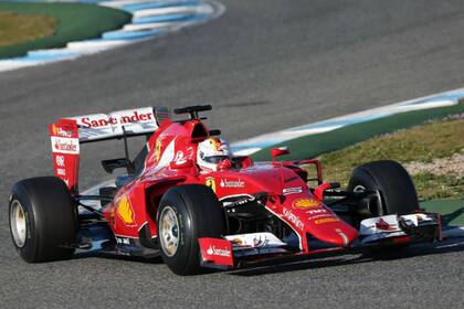La Ferrari de Vettel fue el más rápido en el primer ensayo del año