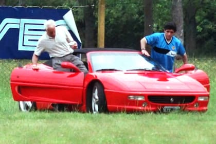 La Ferrari F40 estuvo en manos de Diego Maradona, lo que conectó este vehículo con el corazón de muchos argentinos