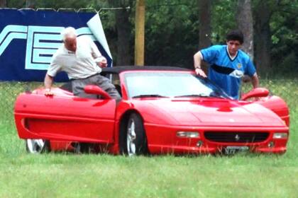 La Ferrari F40 que estuvo en manos de Maradona también formó parte del lote de vehículos incautado al clan Loza
