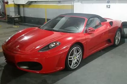 La Ferrari F430 incautada al clan Loza.