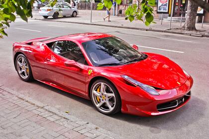 La Ferrari que Ozzy Osbourne tenía era de color negro