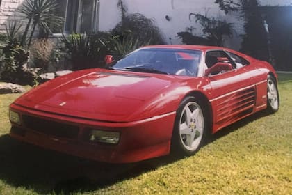 La Ferrari que perteneció al expresidente, Carlos Menem, se vendió en una subasta pública y después solo siete dueños la tuvieron a lo largo de casi 30 años