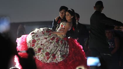 La fiesta de 15 de Rubí: tras la invitación viral, festejó con 10 mil asistentes