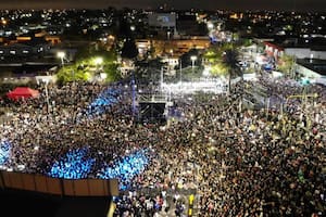 La fiesta multitudinaria y sin protocolos que organizó Mayra Mendoza