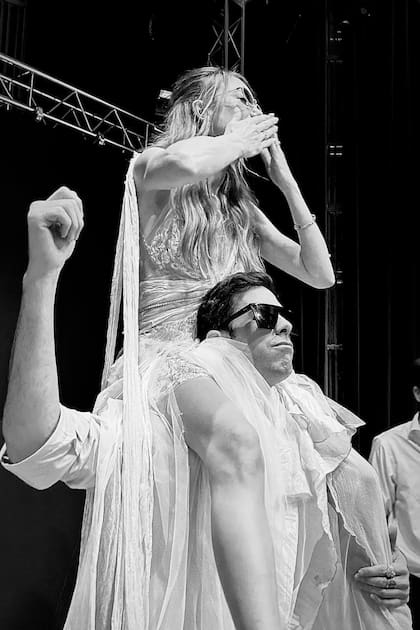 La fiesta se extendió hasta las primeras horas de la madrugada. En unos días, Máximo y Milagros vivirán un nuevo capítulo: la ceremonia religiosa seguida de un espectacular festejo en La Biznaga, la estancia de los Blaquier.