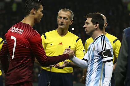 Cristiano Ronaldo y Messi en un amistoso entre la Argentina y Portugal disputado en 2014