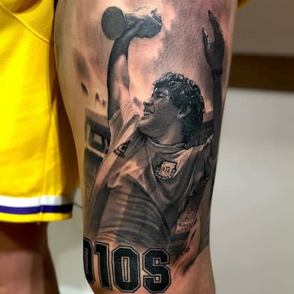 La figura de Maradona inmortalizada en la piel de los fanáticos (Foto: @yeyo_tattoos)