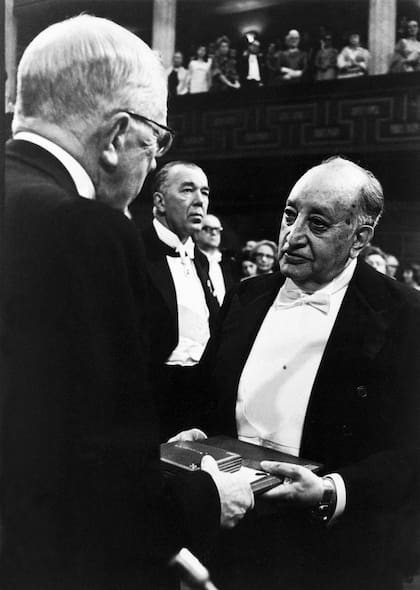 La figura de Miguel Ángel Asturias empezó a apagarse poco después de recibir el premio Nobel