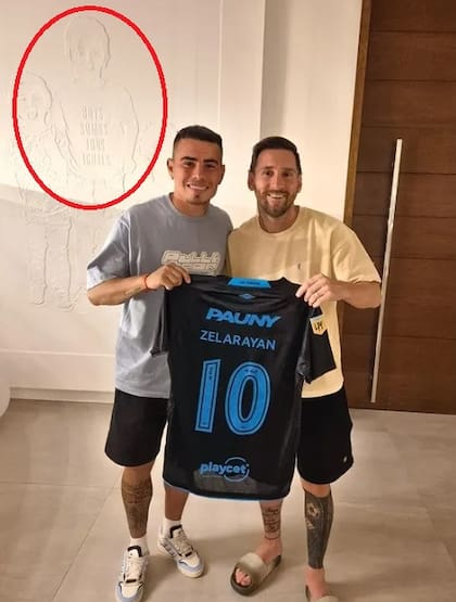 La figura en la pared que llamó la atención de los fanáticos