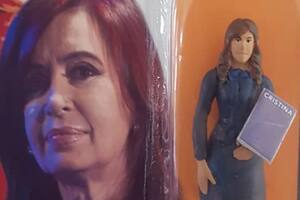 Lanzan una muñeca de Cristina Kirchner con libro incluido