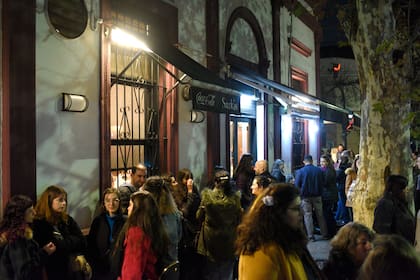 La fila para entrar en Sarkis