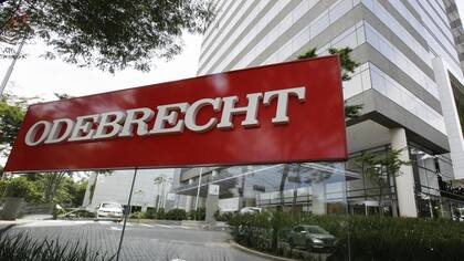 La firma brasileña Odebrecht pagó coimas millonarios para ganar un contrato con AySA