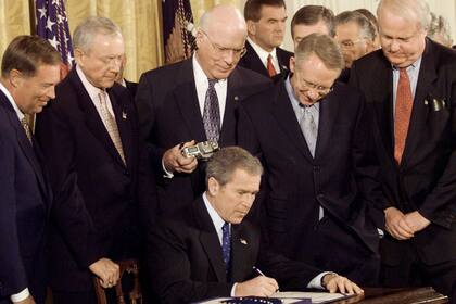 La firma de la controvertida Acta Patriótica