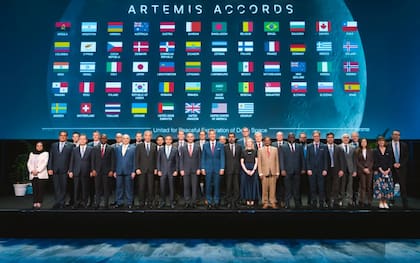 La firma de los Acuerdos Artemis