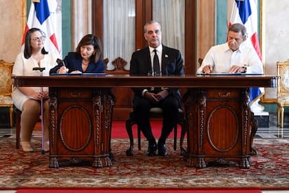 La firma del acuerdo entre Nueva York y República Dominicana