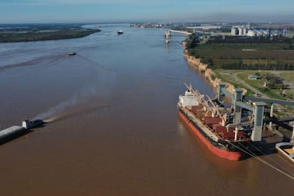 La firma envió 18,000 toneladas de harina de soja argentina certificada como libre de deforestación en su terminal portuaria de Timbúes, a orillas del río Paraná, cerca de Rosario