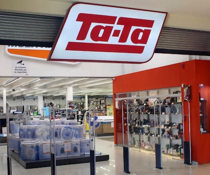 La firma informó que creará 1500 puestos de empleo y proyecta la apertura de unos 30 supermercados, 25 farmacias y 8 locales de indumentaria.