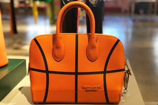 Calvin Klein sale a la cancha con accesorios inspirados en pelotas