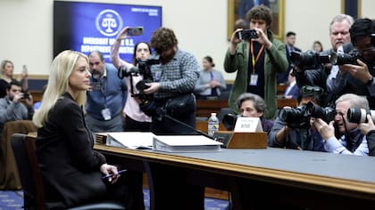 La fiscal general de Estados Unidos, Pam Bondi, al testificar en el Congreso.