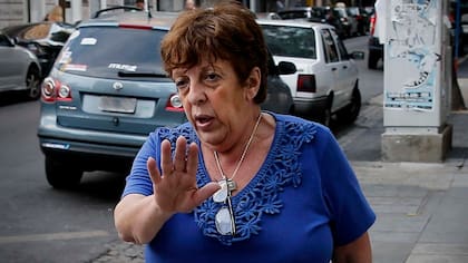 La fiscal Viviana Fein fue cuestionada en las redes por el poteo que hizo luego de vacunarse