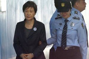 La expresidenta de Corea del Sur, condenada a 25 años de prisión por corrupción