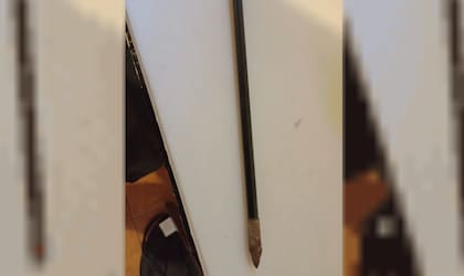 La flecha de metal que el hombre arrojó al menor de menor.