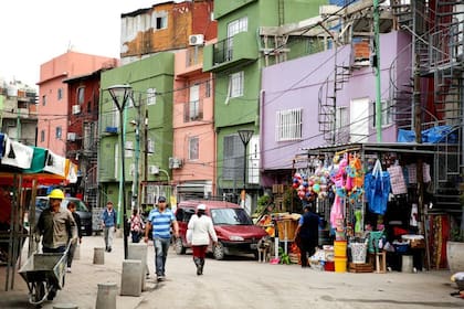 La Florida, una de las calles con mayor actividad comercial de la villa 31