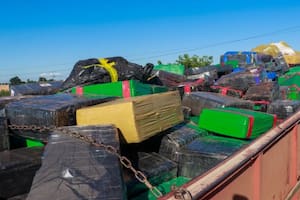 Pasaron 11 comisarías sin ser vistos: el escándalo detrás del convoy narco de las 88 toneladas