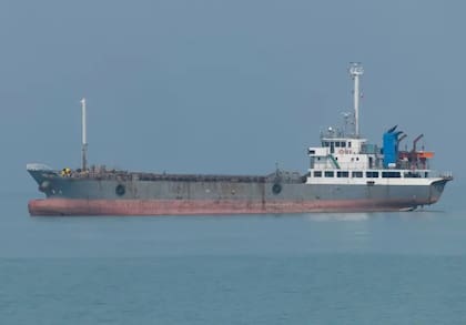 La flota fantasma cuenta ahora con 1.300 embarcaciones, según estimaciones de la empresa de análisis marítimo Windward