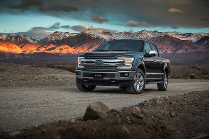 La Ford F-150 completa la gama de pickups del óvalo en el país