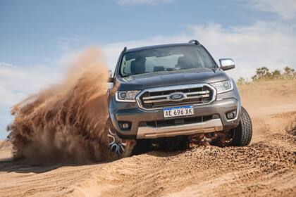 La Ford Ranger (en la foto, la generación anterior) también sube en ventas de usados
