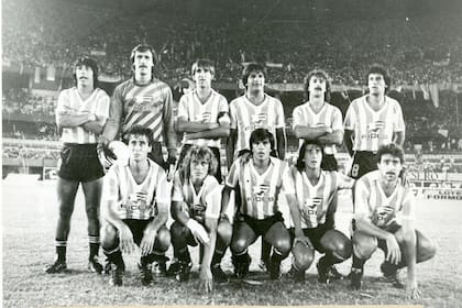 A 40 años del regreso de Racing a la primera división, historias mínimas, atrapantes y directas al corazón