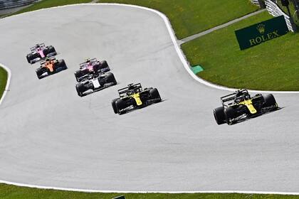 La Fórmula 1 sigue poniéndose al día... velozmente: en Hungría efectúa su tercera carrera en tres domingos.
