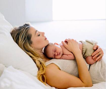 La foto con la que Amber Heard presentó a su hija en Instagram
