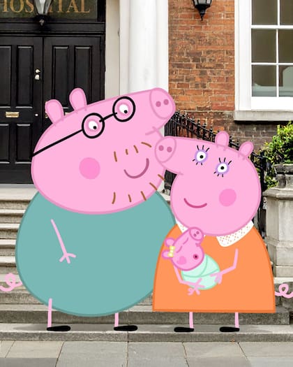 La foto con la que mamá y papá cerditos anunciaron la llegada de su nueva hija en redes sociales