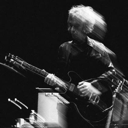 La foto con la que The Cure despidió a Perry Bamonte