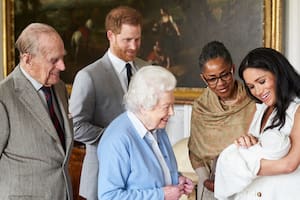 Harry y Meghan presentaron a su primer hijo: Archie Harrison