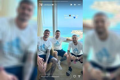 La foto de De Paul junto a Messi y Papu Gómez