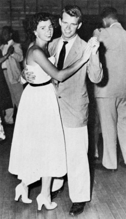 La foto de Ethel Kennedy y Robert F. Kennedy bailando en 1945 inspiró el tema Starlight de Taylor Swift