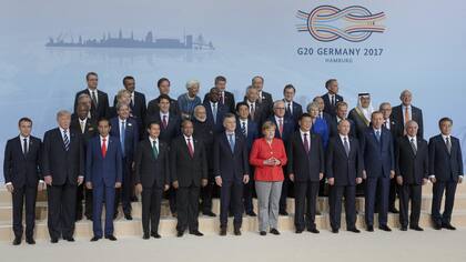 La foto de familia durante la cumbre de Hamburgo, en 2017