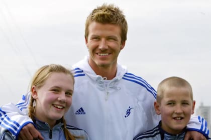 La foto de Goodland y Kane como adolescentes junto a Beckham fue viral en redes en más de una ocasión