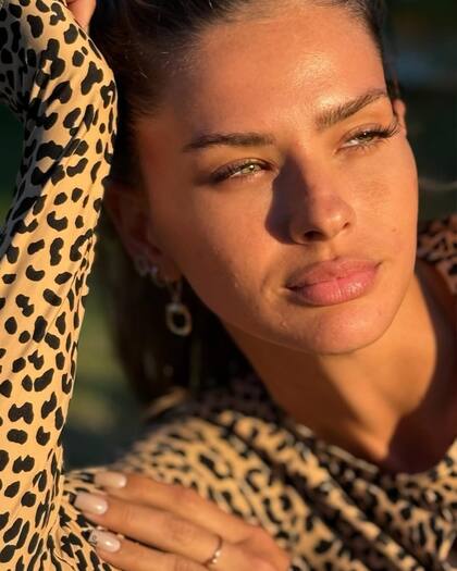 La foto de la China Suárez que encendió la polémica por la letra 'M' en una de sus uñas